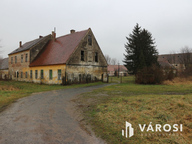 Kemenespálfa,GrófRévai kastély,nagyállat tartás,raktározás..