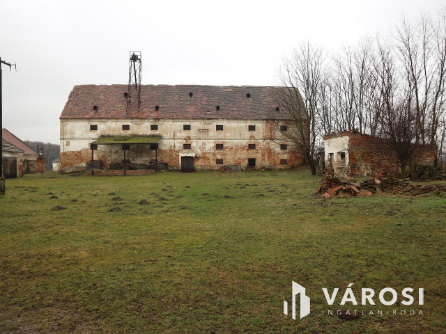 Kemenespálfa,GrófRévai kastély,nagyállat tartás,raktározás..