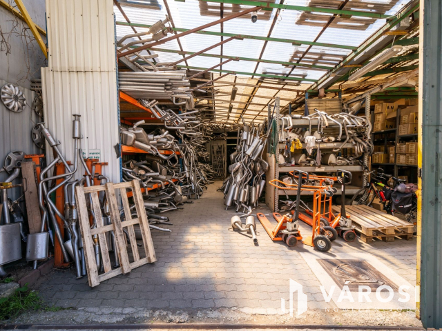 Telephely és raktár az M3 autópálya kivezetőjénél