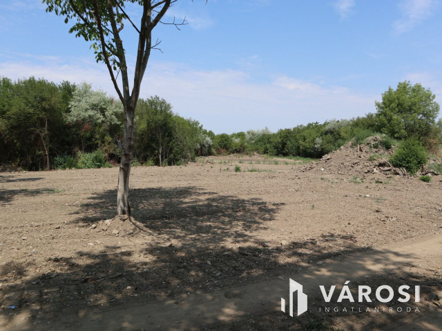 Szőreg kiváló részén, belterületi építési telek!