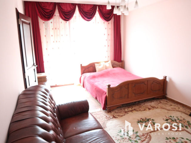 Exkluzív kétgenerációs családi ház Móra városrészen!