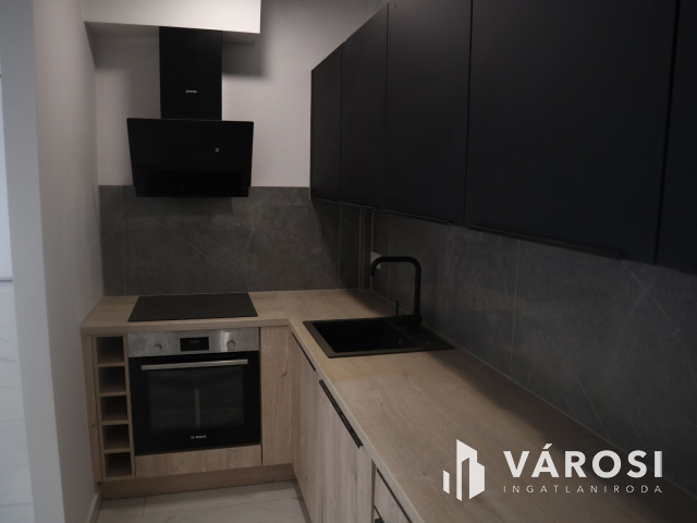 Új építésű, földszinti lakás a belvárosban!