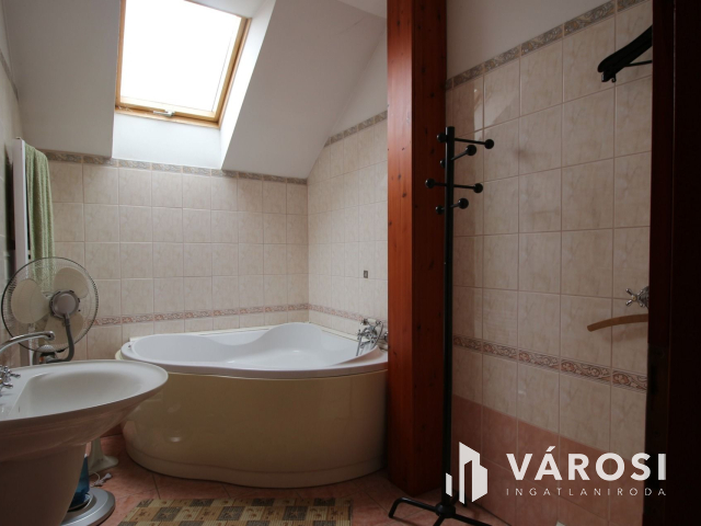 Befektetésre alkalmas irodaház eladó!