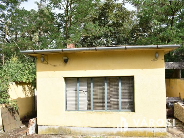 Eladó raktárépület!