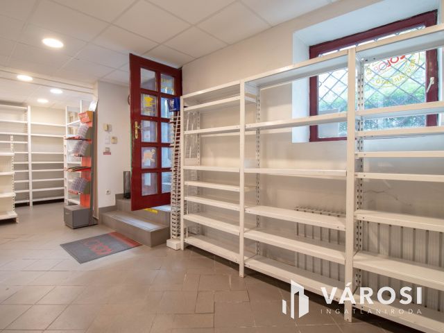 44 m2-es iroda utcai bejárattal a Nagyvárad tértől 500 m-re