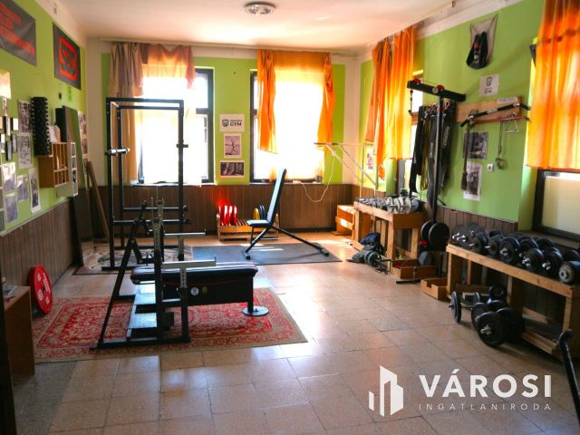 Rábagyarmat,volt presszó,cs.háznak,vagy üzletnek eladó