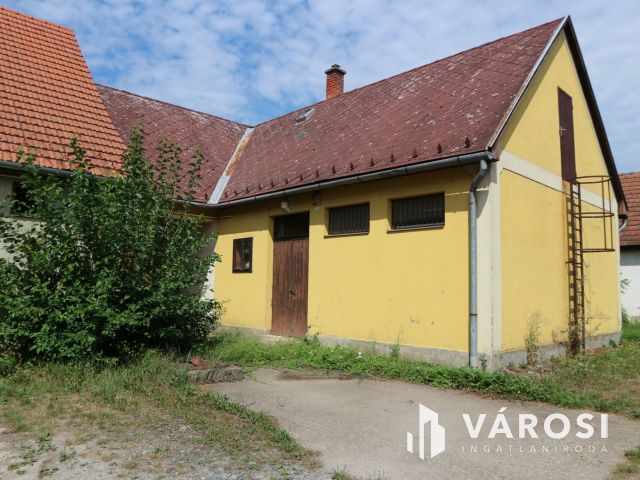 Rábagyarmat,volt presszó,cs.háznak,vagy üzletnek eladó