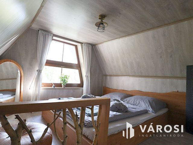 Mátrai kis faluban intim házikó eladó!