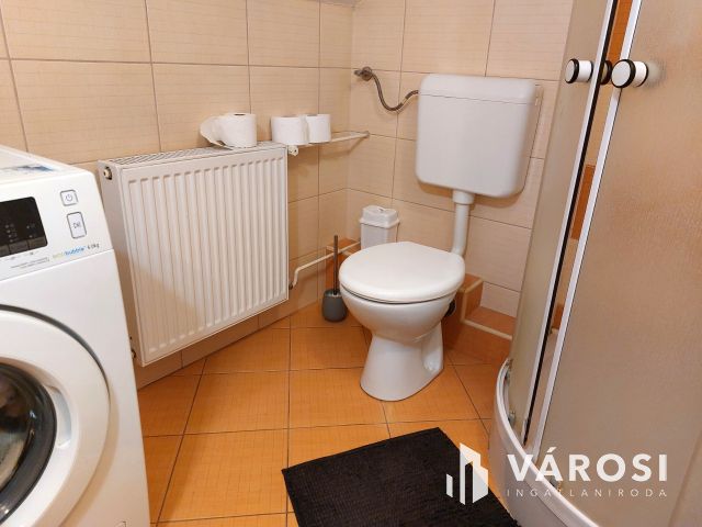 Felújított 4szobás családi ház,mellette kiadható ingatlannal