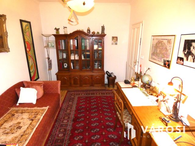 Nagy ház most még jó áron eladó a Balatonhoz közel