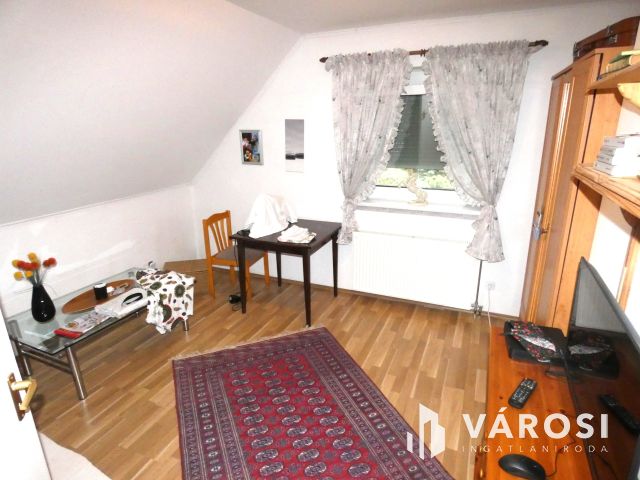 Nagy ház most még jó áron eladó a Balatonhoz közel