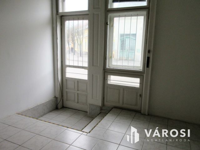 Bajai belvárosi polgári lakás