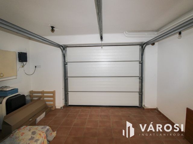 Kényelmes és praktikus: két szintes családi ház eladó