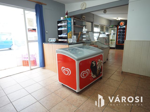 Eladó kis üzlethelység, számos lehetőséggel!