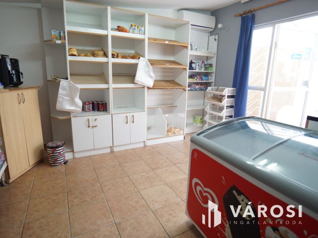 Eladó kis üzlethelység, számos lehetőséggel!