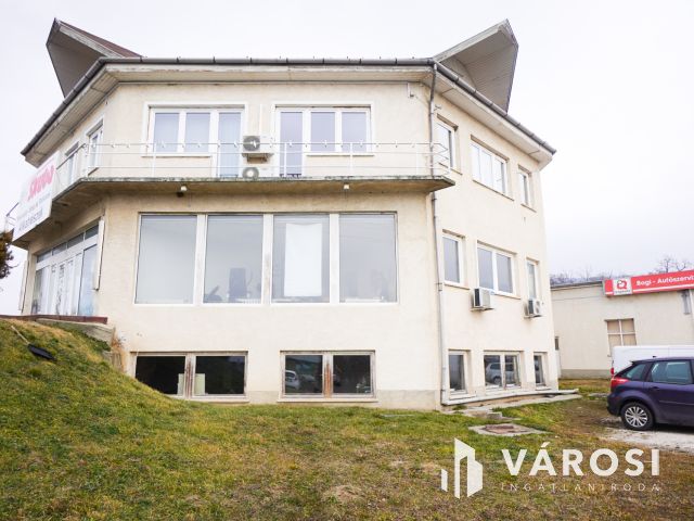 Sokoldalú ipari ingatlan Vértesszőlősön!