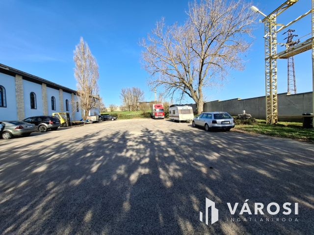 Működő DISCÓ épület, autószerelő műhely, telephely egyben