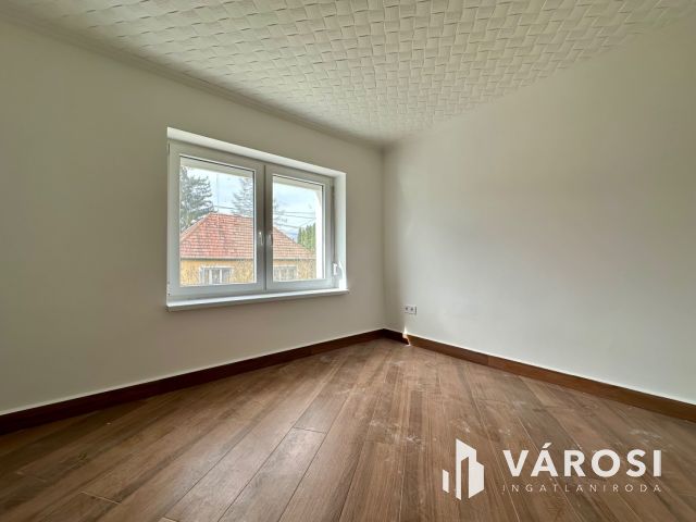 Kulcsrakész, frissen felújított családi ház eladó!