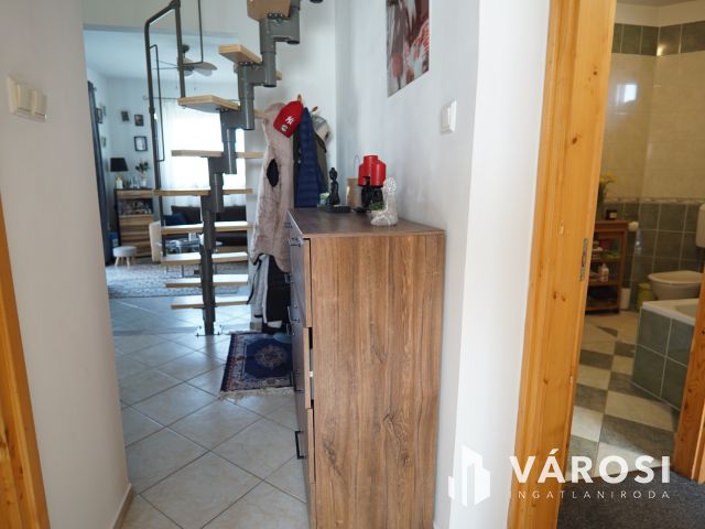 Jó elrendezésű, modern családi ház!