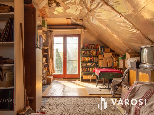 Nagykovácsiban felújitandó, vagy bontandó ház ! Döntse el Ön