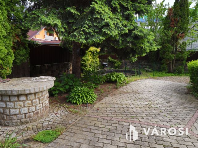 Igényes, pihenésre, összejövetelekre alkalmas családi ház!