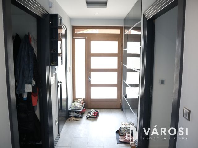 Újszeged csendes utcájában Exkluzív családi ház!