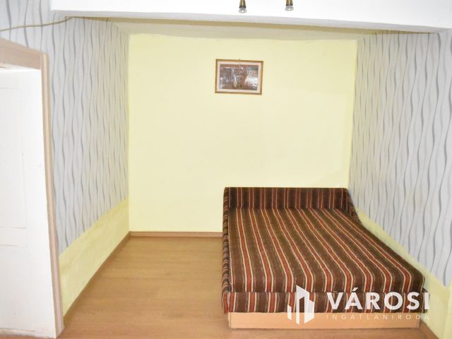 Családi ház jaminában a horgásztó mellett!