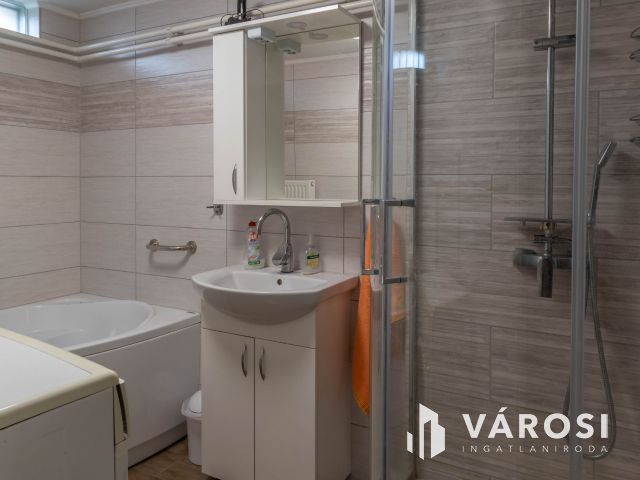 Stílusos, felújított családi ház Orosházán