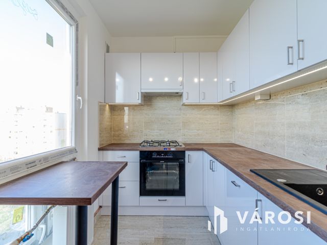 TELJESEN FELÚJÍTOTT 2 SZOBÁS PANEL LAKÁS A GÁZ UTCÁBAN