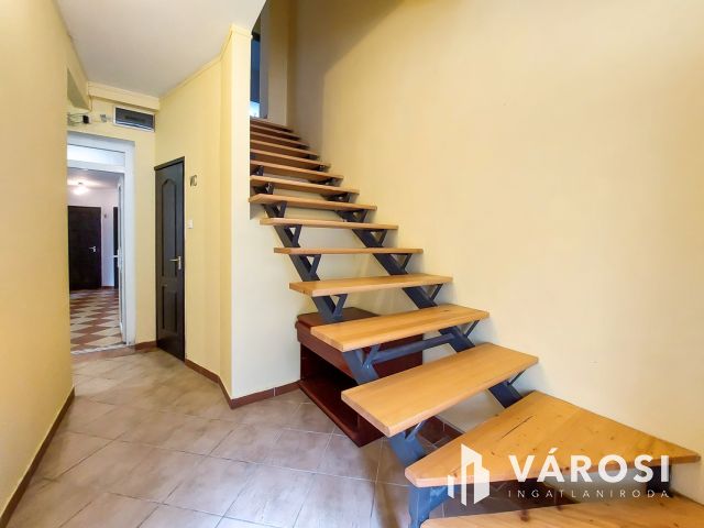 Eladó apartmanház – munkásszállás - nyaralóház