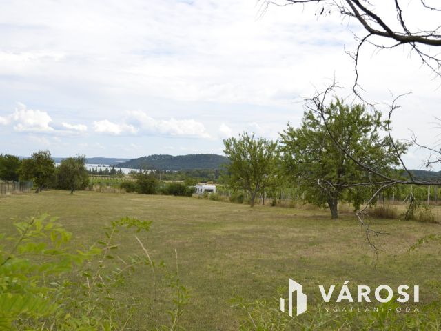 Balatonfüredi panorámás telek!