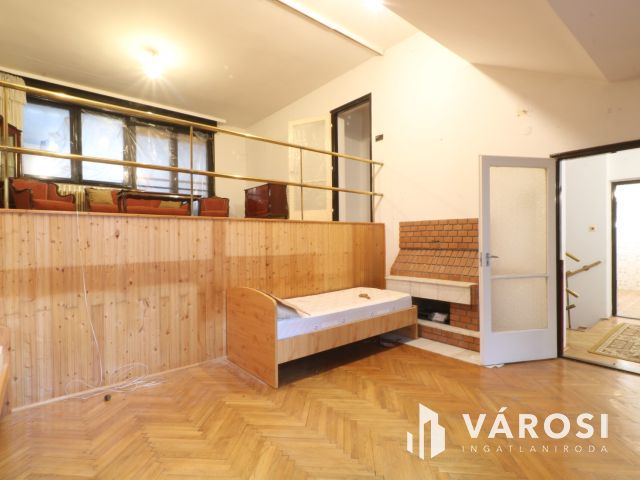 Irodának is alkalmas családi ház felsővároson!