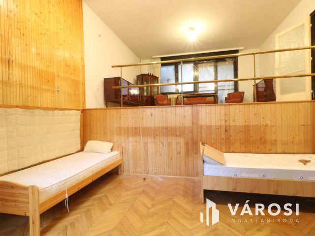 Irodának is alkalmas családi ház felsővároson!