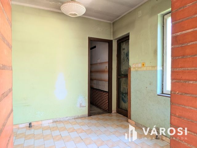 Nyaraló vagy  kis családi ház - Ön dönt!