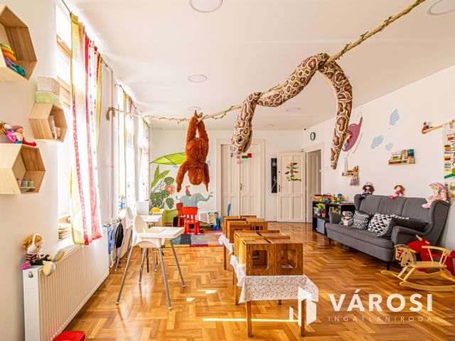 Duna parti családi otthon nagy telekkel