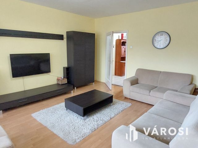 Sétatávolságra a belvároshoz! 3 szobás lakás eladó