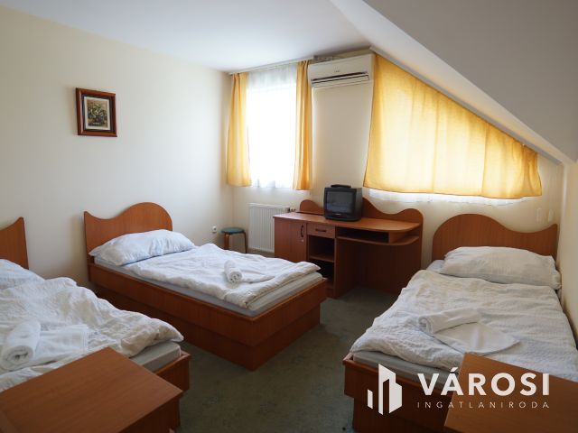 Tökéletes helyen, jó állapotú vendéglátó egység eladó!