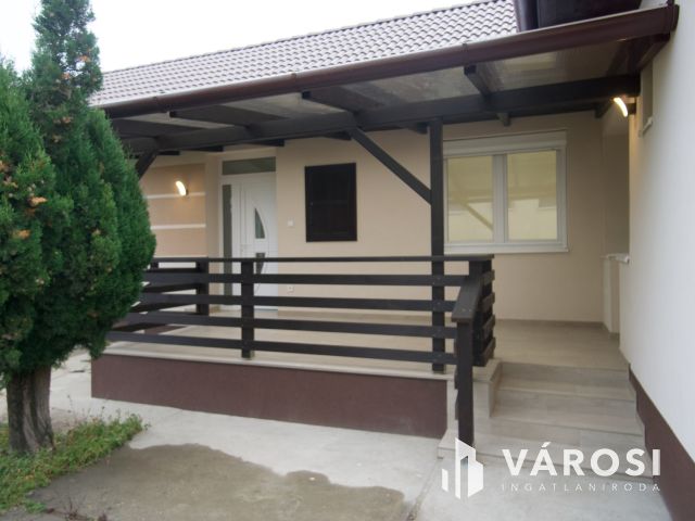 Azonnal költözhető 4 szobás felújított ház a központban