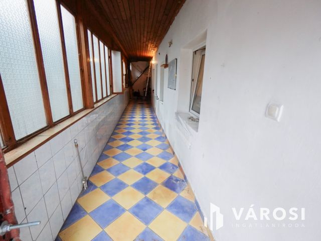 Felújítandó családi ház Tahitótfalu központi részén!