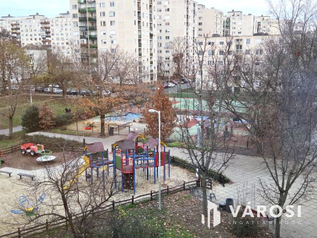 Befektetésnek,családi otthonnak lakás-Debrecen Vénkert