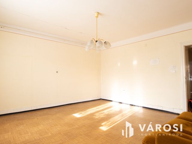 Csend és tágasság - fejleszthető ingatlan Csőváron