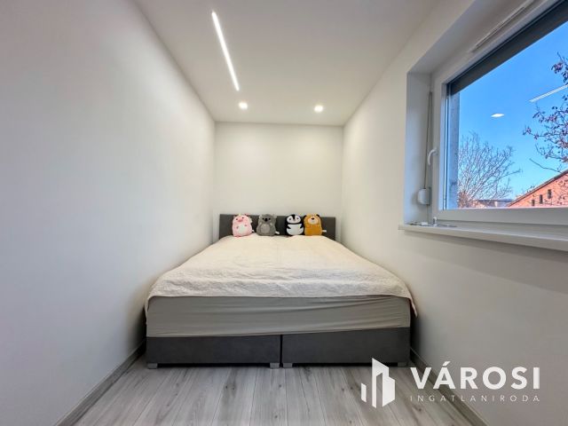 Szerpentin út felső részén felújított lakás eladó!