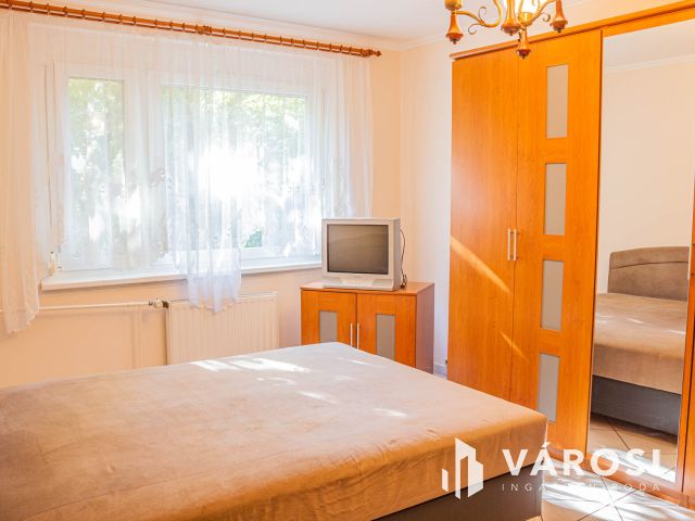 Napfényes 2 szobás  felújított a Tiszánál