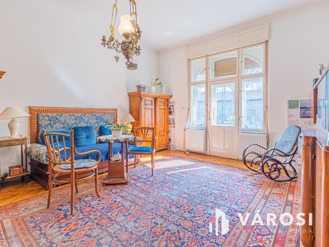 Gyönyörű nagypolgári lakás eladó