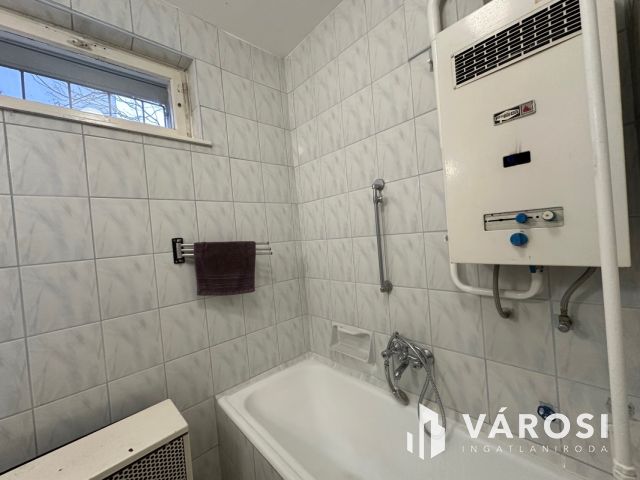 Kivételes helyen, csendes környezetben lakás KIADÓ!