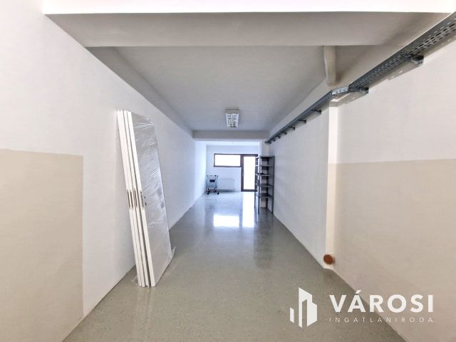 Korszerűsített Prémium Ingatlan, ÜZLET+2LAKÁS