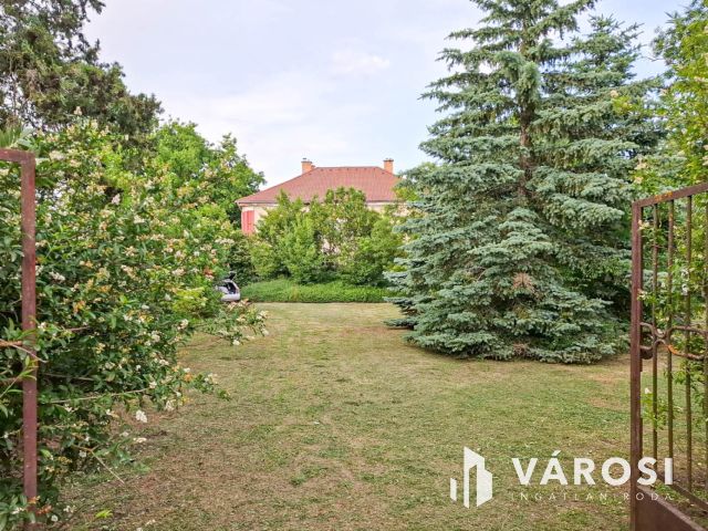 Befektetési lehetőség Vállalkozásra alkalmas 2 szintes ház