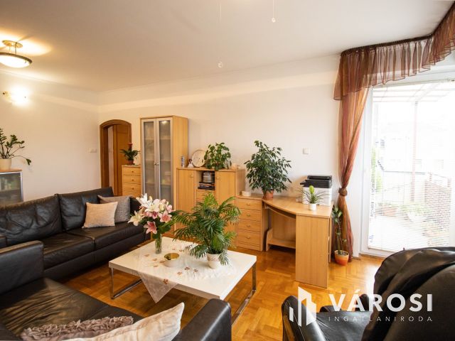 Eladó Örök értékű, újabb építésű lakás a Belvárosban