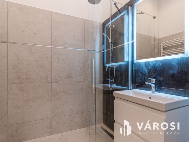 Akár lakni akár befektetni Vásárhely belvárosában 01