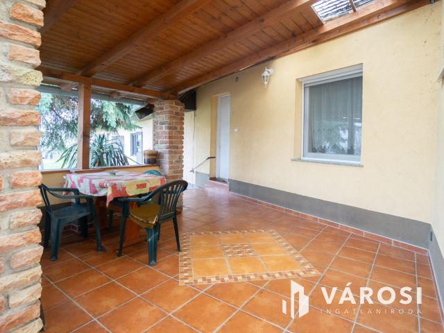 Eladó családi ház Dunaszeg központjában